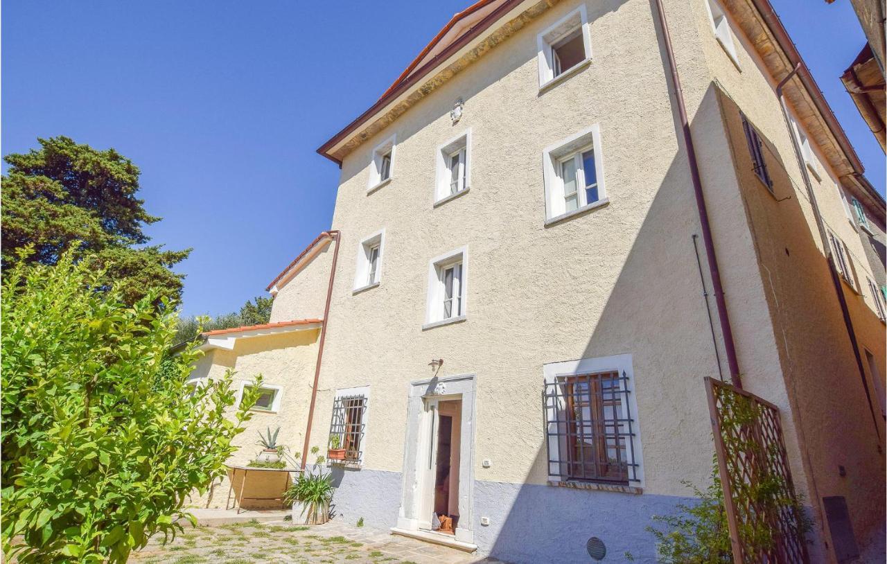5 Bedroom Amazing Home In Fabbiano Fabbiano  Exterior photo